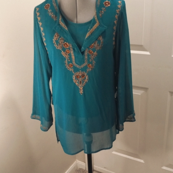 Ninety Size Med 2 piece Tunic/ Cami ,Emblishments ,Sequins & Beading - Picture 4 of 8